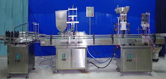 AC220V automatizó la máquina del llenador de la botella con la alta exactitud para el líquido